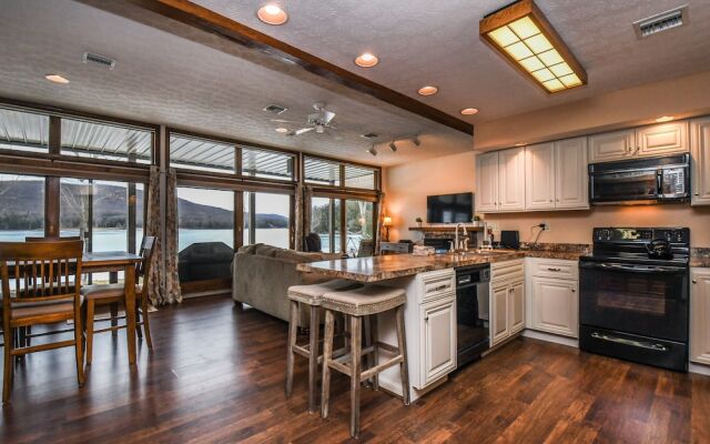 Glendale Shores 2 Bedroom Townhome #20