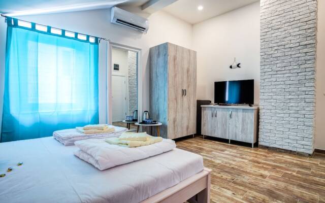 H Sara Luxury Rooms