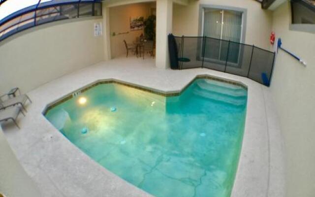 Four Bedrooms Home with Pool 4819