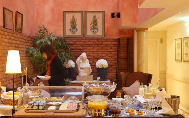 As Janelas Verdes Inn, a Lisbon Heritage Collection
