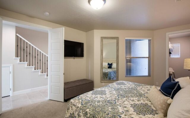 Sunset at Snow Canyon by RedAwning