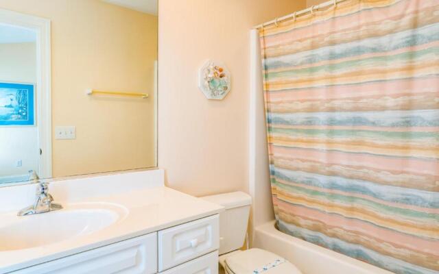 Emerald Breeze by Oak Island Accommodations