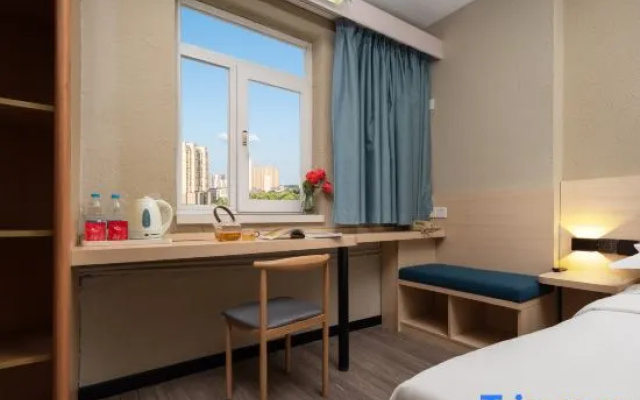 Yixiang Hotel (Wuhan Wansongyuan Wangjiadun East Metro Station)