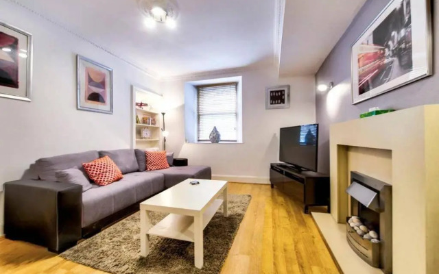 Ultra Modern, West End Village, Refurbished 1 bed
