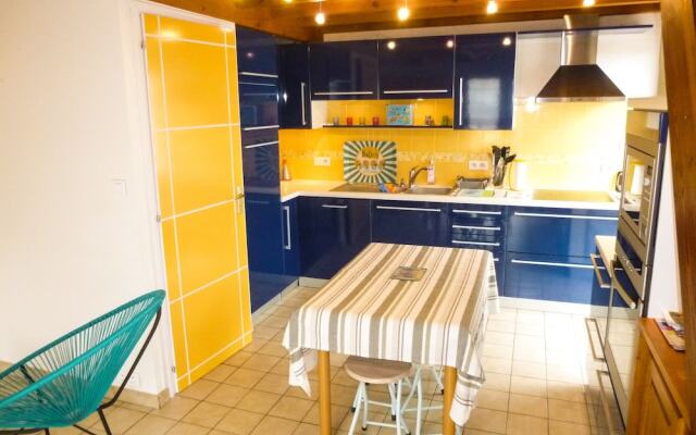 Maison grand jardin et vue sur mer