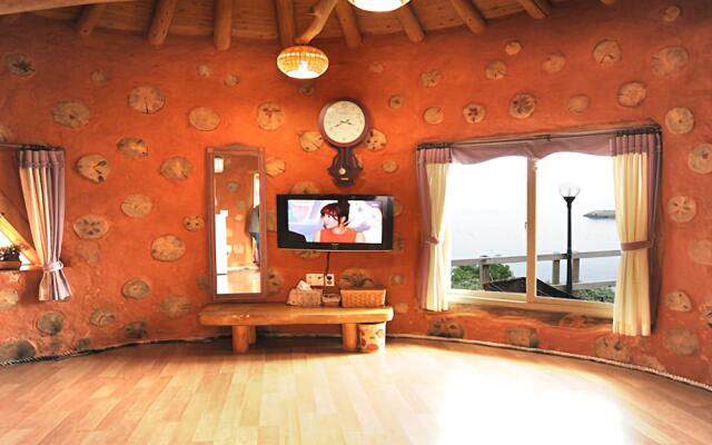 Yeosu Hyangilam Heukjip Pension