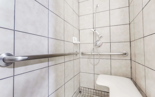 Travelodge by Wyndham San Francisco Airport North