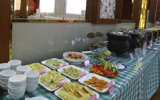 GreenTree Inn Huaian North Chengde Road Sakura Park Phoenix Palace Hot
