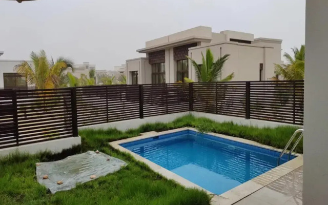 One-bedroom Oasis With Pool View