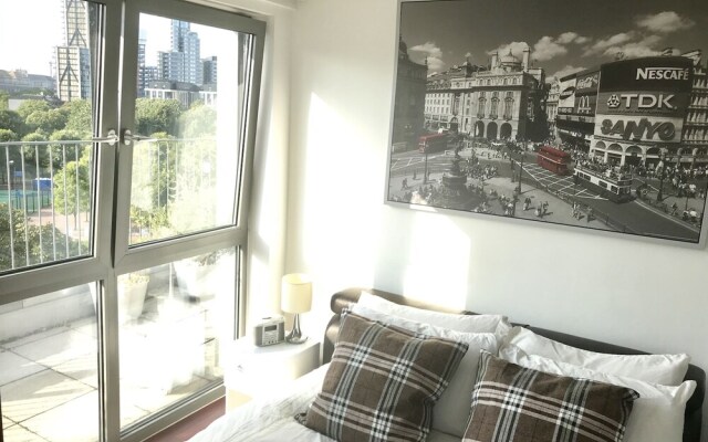 Double Room In London Shared Penthouse