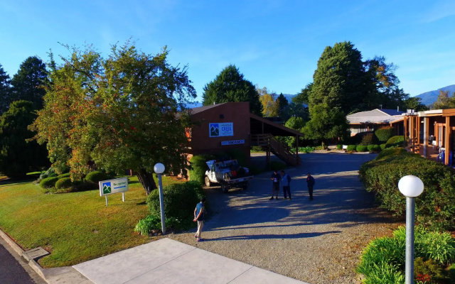 The Birch House - Silver Birches Luxury Accommodation Bright