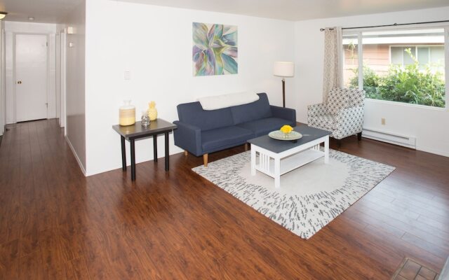 Seattle Skyline Supreme - New Apt - Sleeps 6