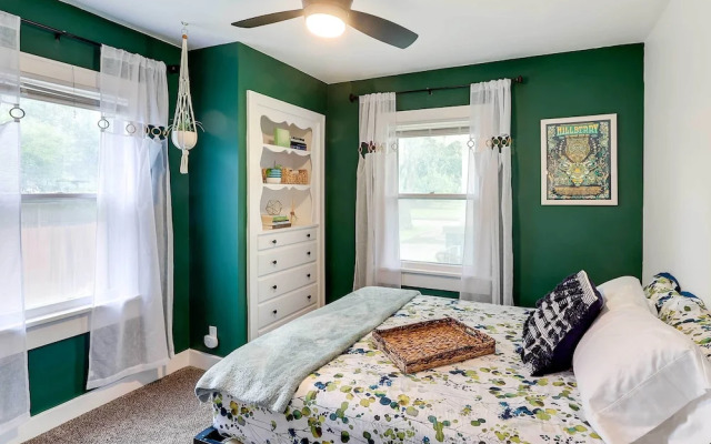 Charming Wichita Home 2 Mi to Downtown!