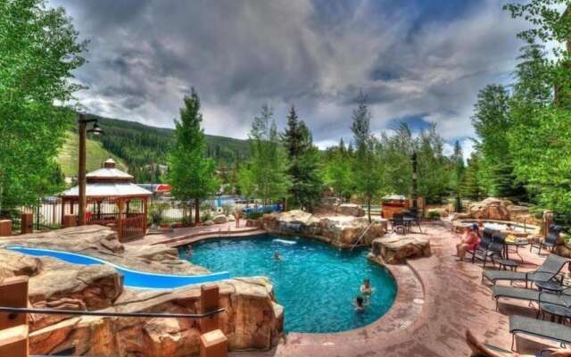 3 Bedroom Mountain View Condo in River Run Village Just 75 Yards from the Summit Express Gondola