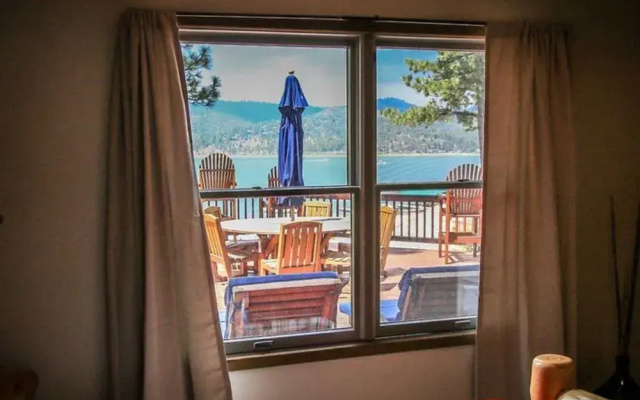 Lakefront Mountain 1566 by RedAwning