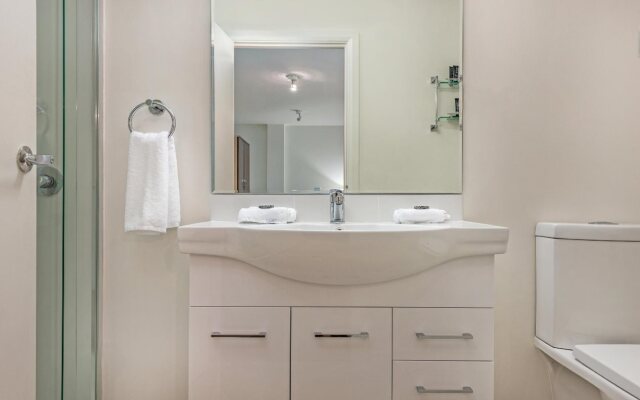 Mantra One Sandy Bay Road