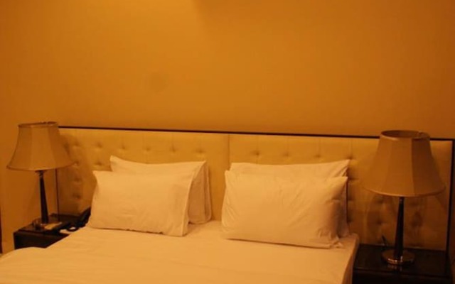 Grand Regent Hotel & Suites