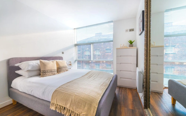 Free Parking, Balcony, Modern, 2 Bed, Citycentre