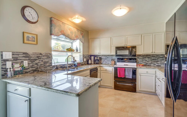 Castro Valley Home w/ Private Deck!