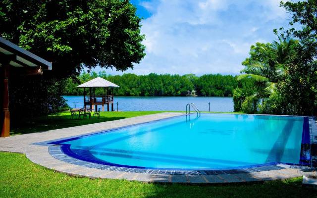 Okvin River Villa