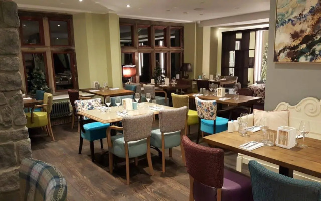 Stonecross Manor Hotel