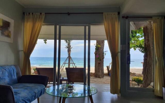 Blue Bay Bungalow