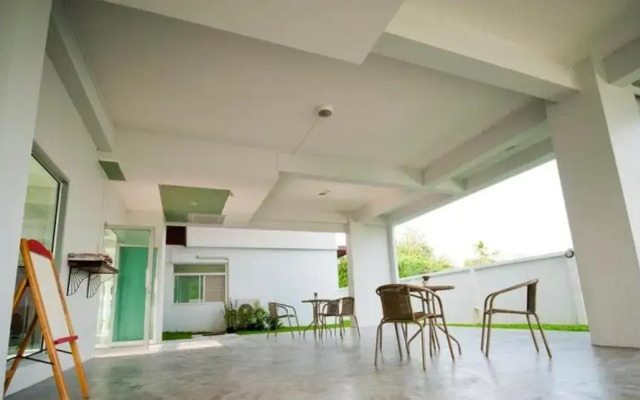 The Meet Green Apartment