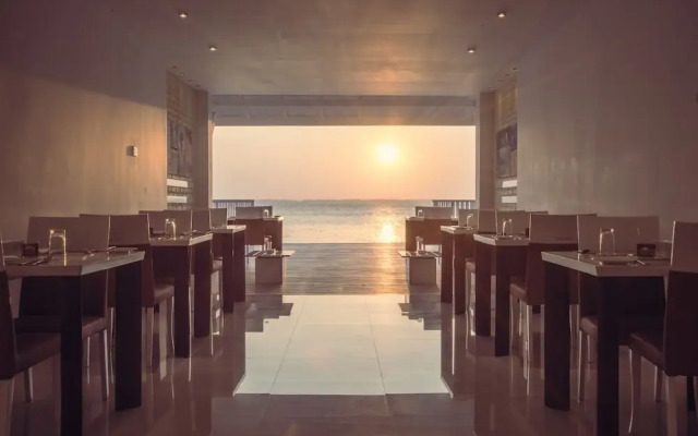 Hush Lagoon 30