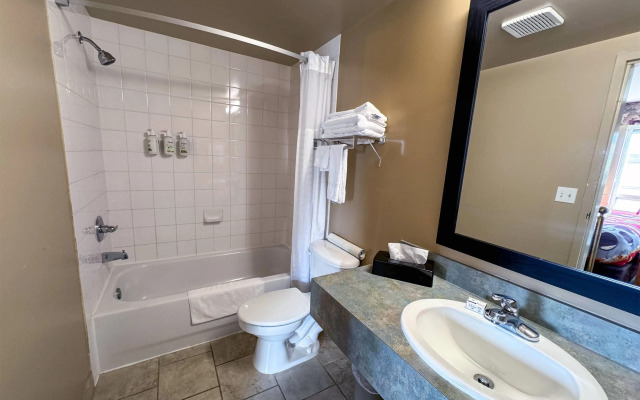 Super 8 by Wyndham Edmonton South