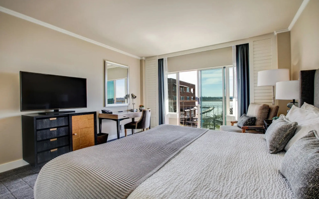 The Woodmark Hotel & Still Spa on Lake Washington