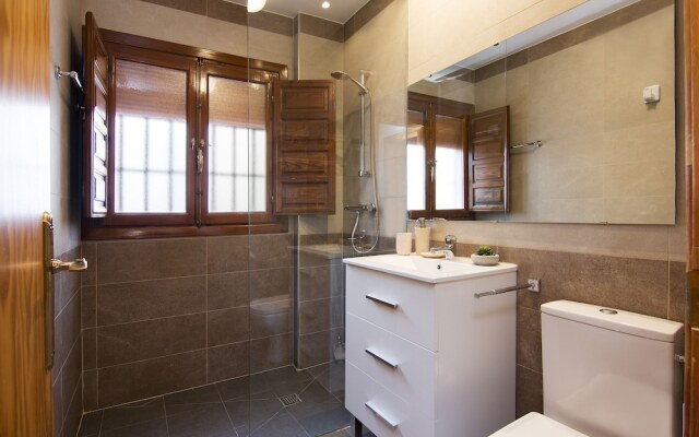 Alhambra Penthouse parking free