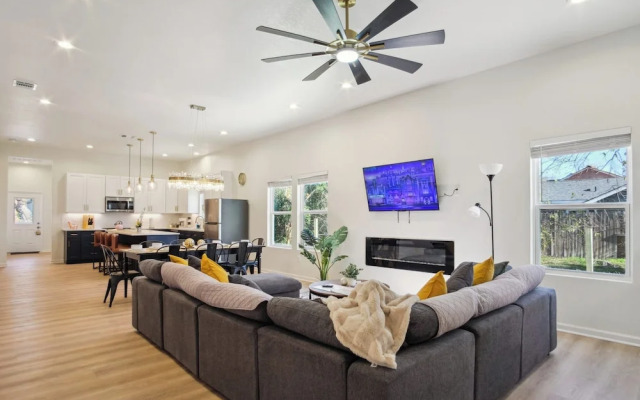 Blissful 5br/3ba Haven Near Riverwalk & Downtown!