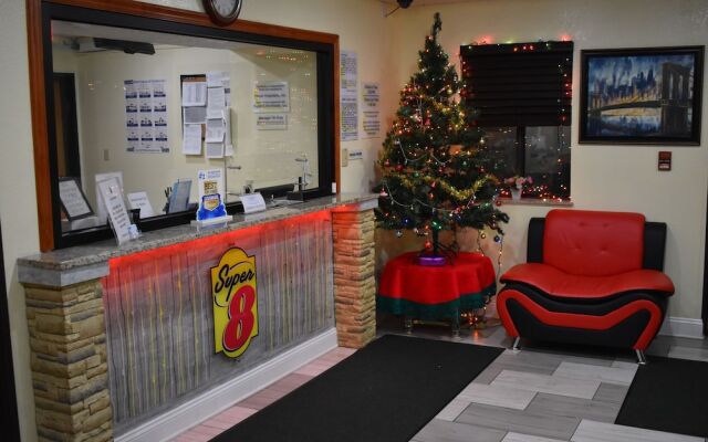 Super 8 Newport News/Jefferson Ave.