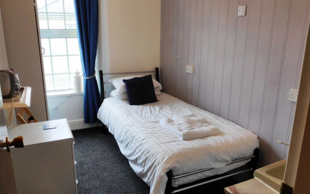 OYO Elnor Guest House