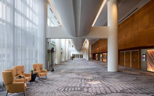 Renaissance Schaumburg Convention Center Hotel