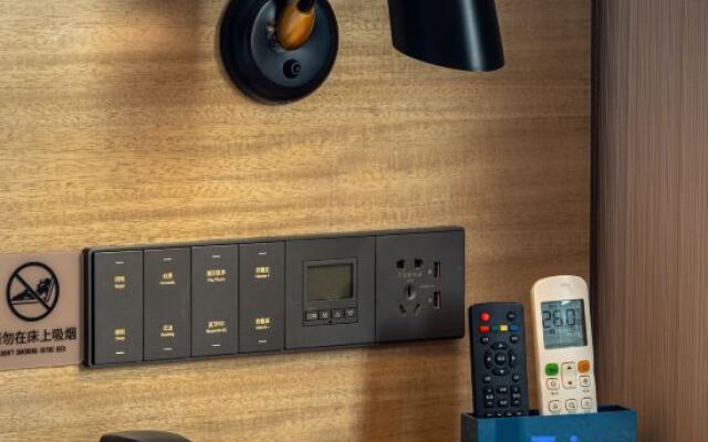 Zhongmu International Hotel