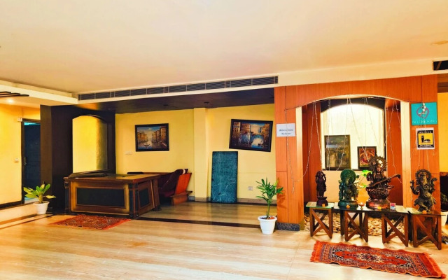 Roomshala 104 Hotel Billions