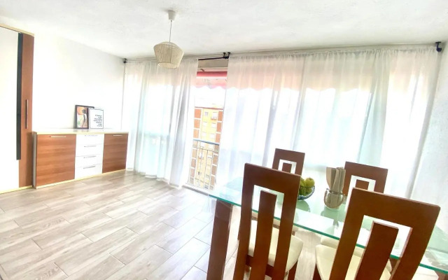Apartamento con piscina y garaje, Playa a 10 min