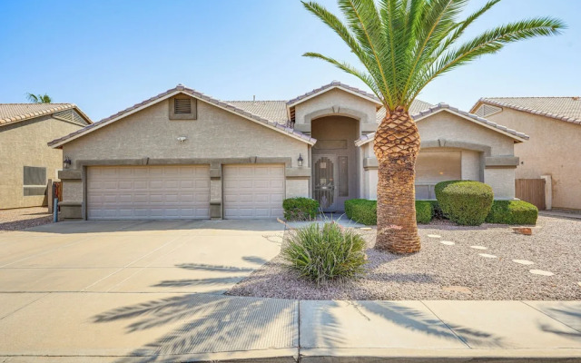Private Pool & Patio: Family Retreat in Mesa