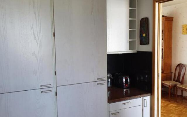 Large apartment with 4 bedrooms, central location