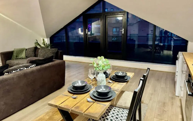 Stylish 1 bed Apartment - Sleeps 4 & Free Parking