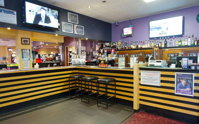 Nightcap at Hendon Hotel