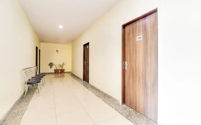 Oyo 6697 Hotel Green Lemon