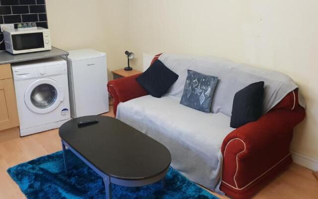 Private Basement Studio Flat with Modern Features