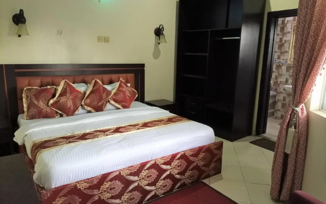 Ice Grand Hotel & Suites