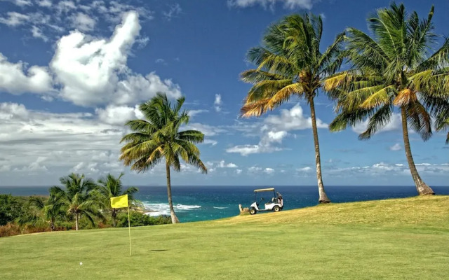 Beachside Near Airport Near Golf Course