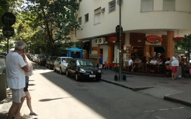 Apartamentos em Gomes Carneiro 84/Copanema