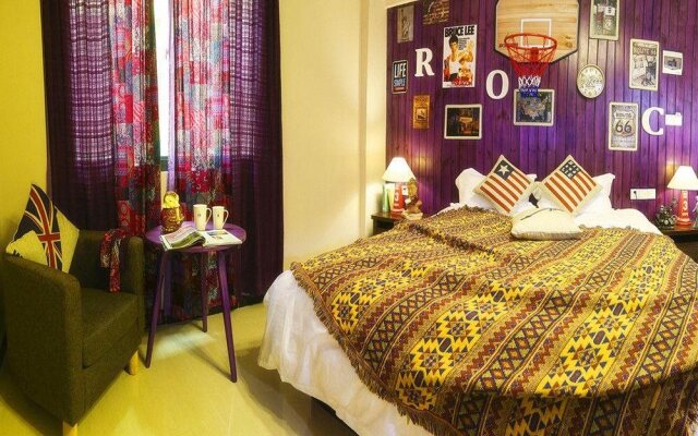 Sanya Canacoast Art Inn