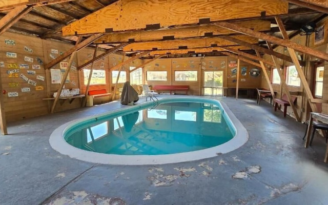 Luxury Cabin with Forest View 6B