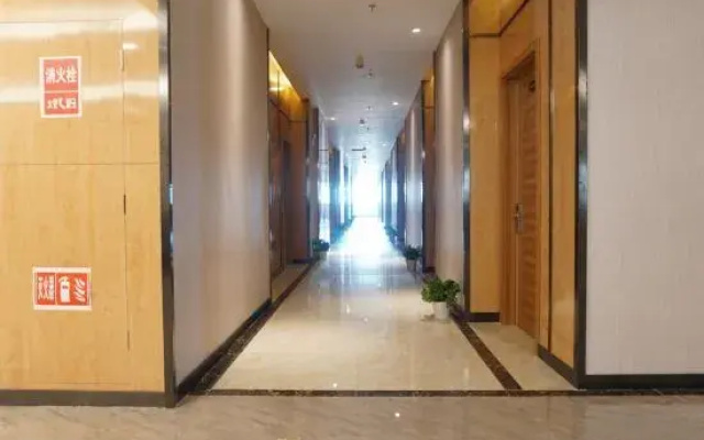 Yanzhou Renyue Hotel
